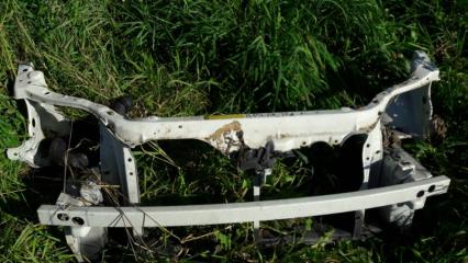 Рамка радиатора Toyota Prius 1999