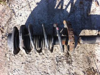 Запчасть стойка подвески передняя Subaru Forester 2005