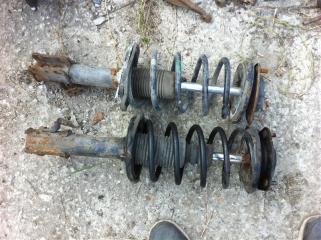 Стойка подвески передняя Toyota Nadia 2000