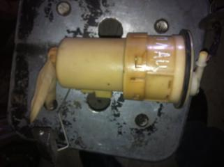 Запчасть бензонасос топливный насос Toyota Vitz 2001