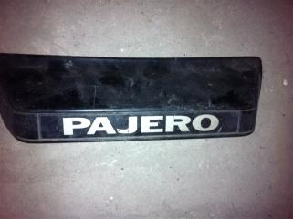 Запчасть накладка Mitsubishi Pajero 1994