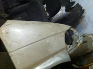 Крыло переднее правое Toyota Hiace Regius 2001 Б/У Крыло переднее правое Toyota Hiace Regius 2001