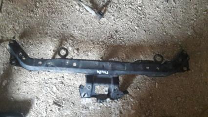 Рамка радиатора Nissan Tiida Latio 2005