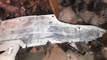 Подкрылок передний Mitsubishi Pajero 1994