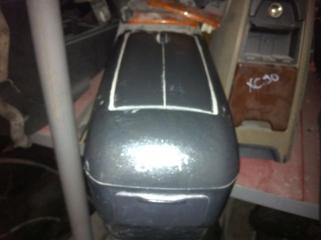 Бардачок Toyota Kluger 2004