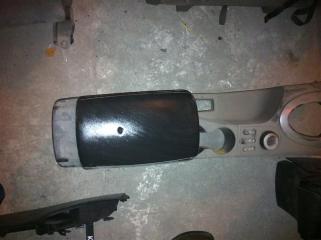 Бардачок Nissan Qashqai 2008
