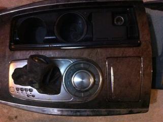 НАКЛАДКА КПП Infiniti QX56 2011 Б/У НАКЛАДКА КПП Infiniti QX56 2011