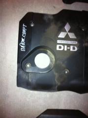 Декоративная крышка двс Mitsubishi Pajero Sport 2011