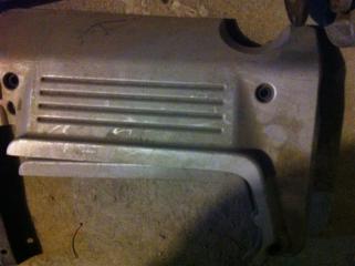 Декоративная крышка двс Nissan Maxima 1996