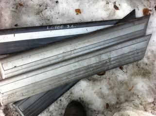 Молдинг накладка на дверь задний левый Toyota Land Cruiser 2005