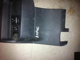 Пластик салона Toyota Auris 2010