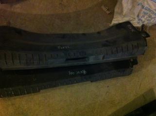 Запчасть обшивка пластик накладка багажника FORD Focus 2009