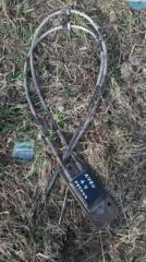 Запчасть тросик ручника Audi A4 2000