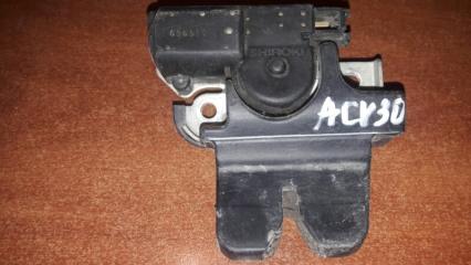 Замок крышки багажника Toyota Camry 2003