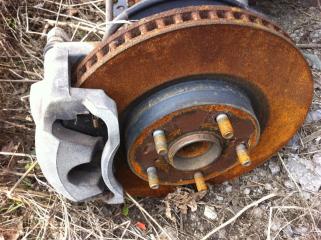 Кулак поворотный передний правый Toyota RAV4 2012