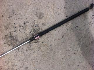 Амортизатор капота Toyota Land Cruiser Б/У Амортизатор капота Toyota Land Cruiser