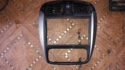 Консоль магнитофона Mazda Demio 2001