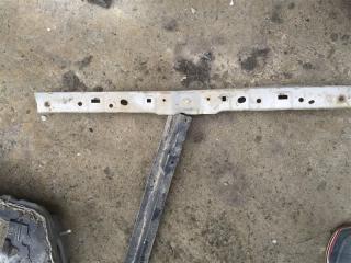 Рамка радиатора Toyota Cami