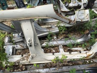 СТОЙКА КУЗОВА правая Toyota Allion