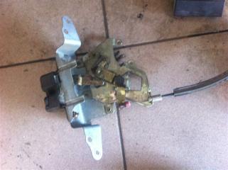 Замок крышки багажника Nissan Pathfinder