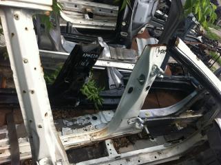 Порог кузовной правый Toyota Chaser