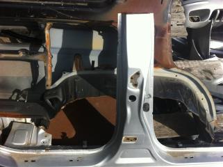 СТОЙКА КУЗОВА правая Toyota Caldina