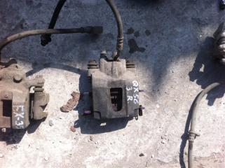 Суппорт задний правый Infiniti QX56