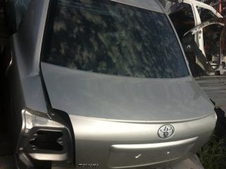 Задняя часть Toyota Avensis