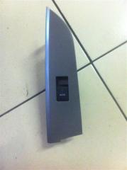 Блок управления стеклоподъемника передний правый Toyota Land Cruiser 2010