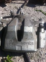 Суппорт передний правый Toyota RAV4