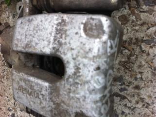 Запчасть суппорт задний правый Renault Megan 2005