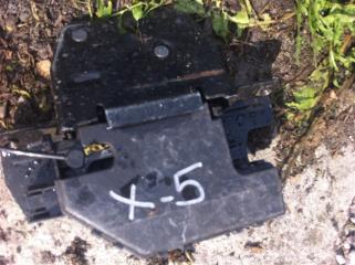 Запчасть замок крышки багажника BMW X5