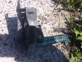 Замок капота Mitsubishi LANCER Cedia