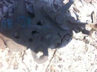 Замок капота Toyota Corolla