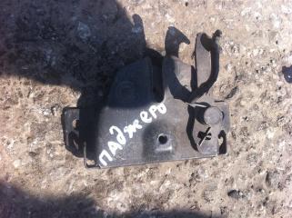 Замок капота Mitsubishi Pajero