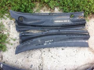 Жабо решетка под дворники Toyota Corolla