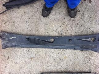 Жабо решетка под дворники Nissan Navara