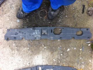 Запчасть накладка на радиатор Honda CRV 2003