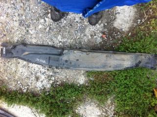 Запчасть накладка на радиатор FORD Focus