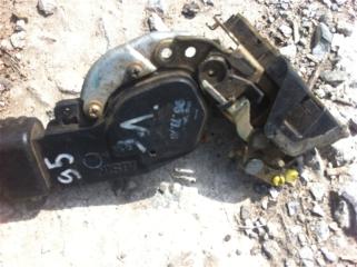 Замок двери задний левый Toyota Land Cruiser Prado