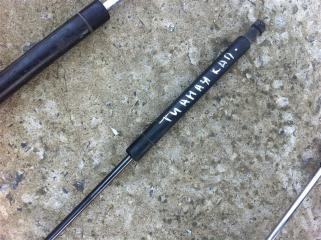 Амортизатор капота Nissan Teana Б/У Амортизатор капота Nissan Teana