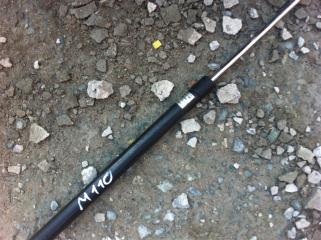 Амортизатор капота Toyota Mark II Б/У Амортизатор капота Toyota Mark II