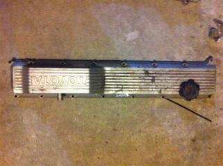 Крышка клапанная Toyota