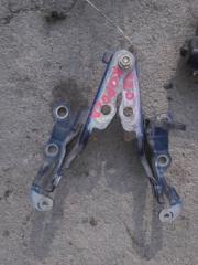 Крепление крышки багажника Toyota Corolla 2001