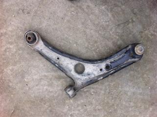 Запчасть рычаг передний правый Toyota Vitz