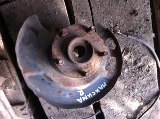 Кулак поворотный передний Nissan Maxima