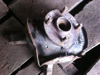 Кулак поворотный передний Toyota Sprinter