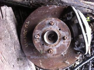 Кулак поворотный передний Toyota Cynos