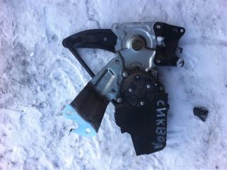 Доводчик двери багажника Toyota Sequoia 2010