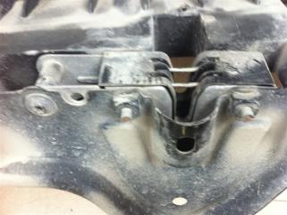 Замок капота Volkswagen Tiguan 2014